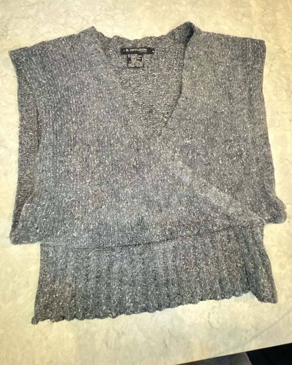 I.B. Diffusion Sweater Vest Size med pet Gray V-Neck Silk Blend